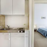 Apartament Cozy With Shared Pool *