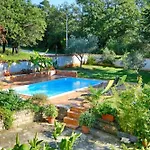 Apartament Cozy With Shared Pool Mazurija