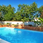 Cozy With Shared Pool Apartament *