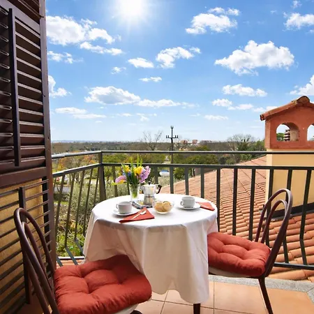 Cozy With Shared Pool Apartament Mazurija