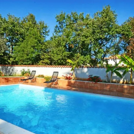 Cozy With Shared Pool Appartement *