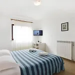 Apartman Cozy With Shared Pool *
