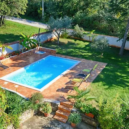 Apartman Cozy With Shared Pool *