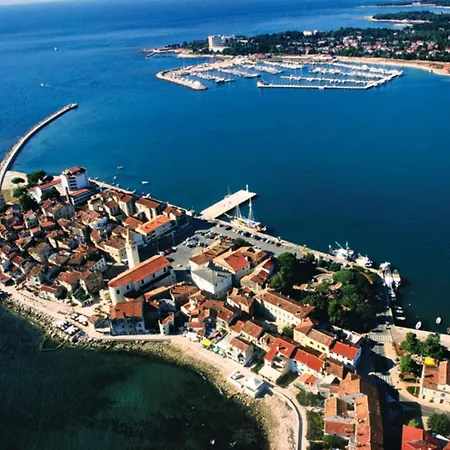 公寓 Cozy With Shared Pool Mazurija