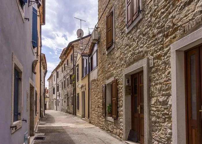 Cozy With Shared Pool